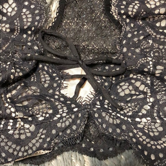 Victoria Secret Lacey High Neck Bra - Picture 3 of 8